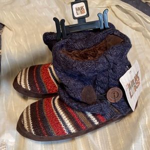 Mukluks NWT bootie slippers
